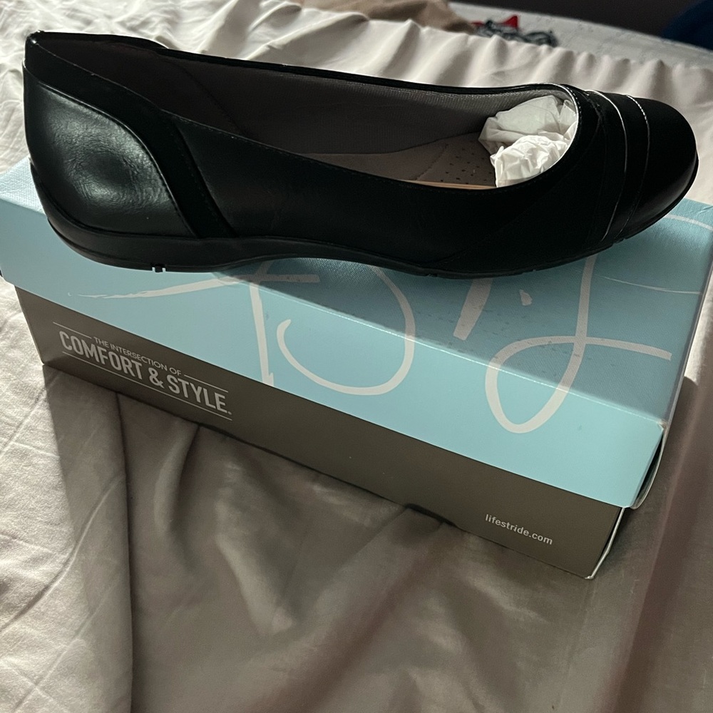 Women size 10w black shoes